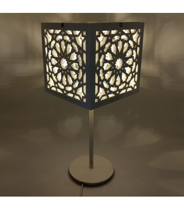 Minimalistische Tischlampe Arabisches Gitter - Arabische Geometrie - Weiße Farbe - Mukaeab Model
