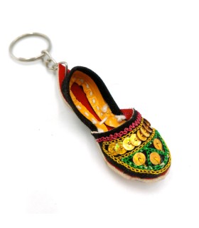 Handgefertigter Schlüsselanhänger in Form eines traditionellen pakistanischen Schuhs – verschiedene Farben | Exquisites Souvenir