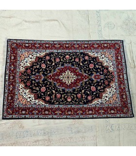 Alfombra Persa Isfahan de Diseño Floral - Artesanía Excepcional del Medio Oriente