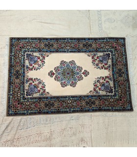 Alfombra Persa Isfahan Firmada por el Maestro Taryak Chi - Diseño Exclusivo - 138x220 cm
