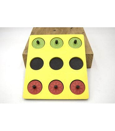 Jeu Tic Tac Toe avec des pièces de treillis arabes